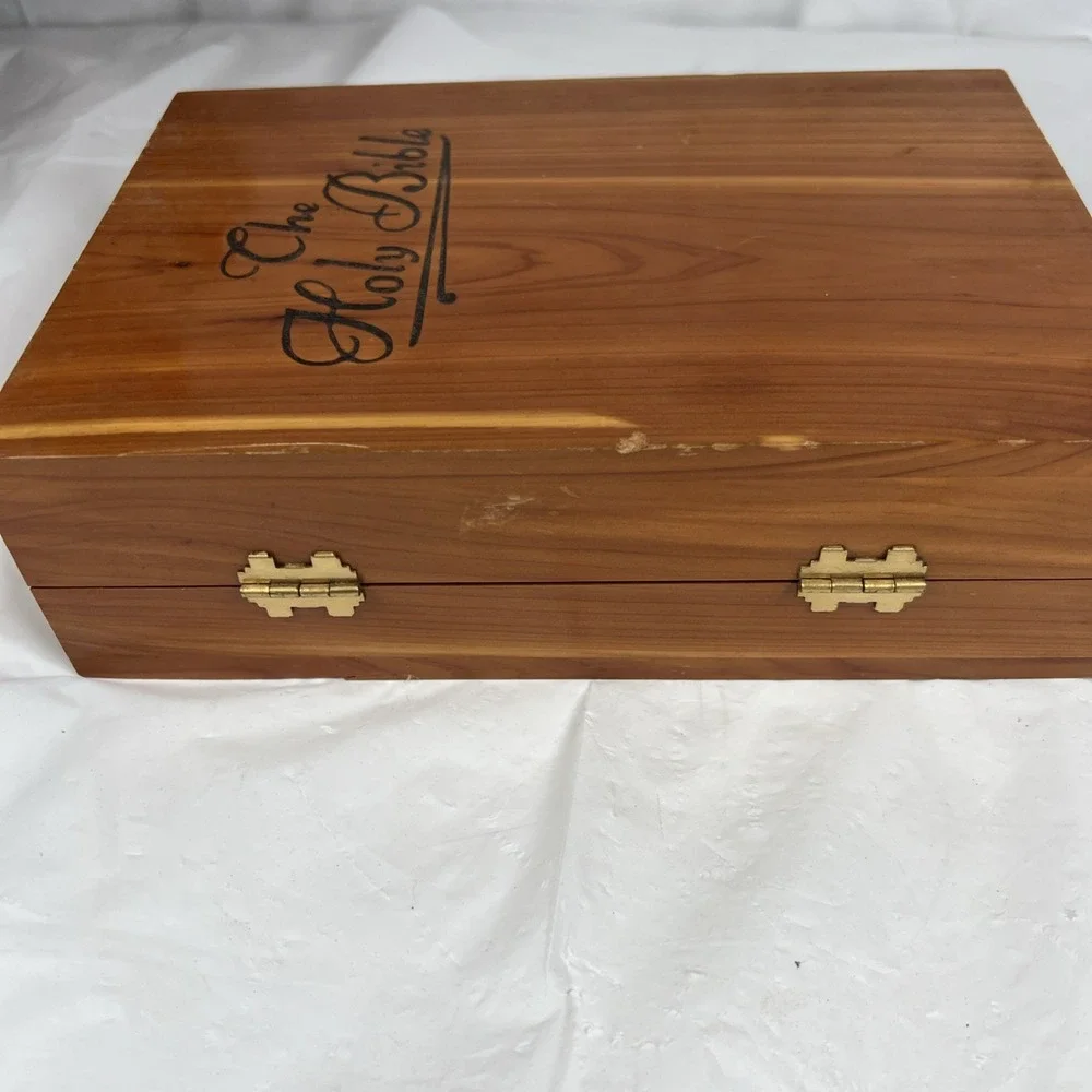 Holy‎ Bible Memorial Edition in Wooden Cedar Box Gift